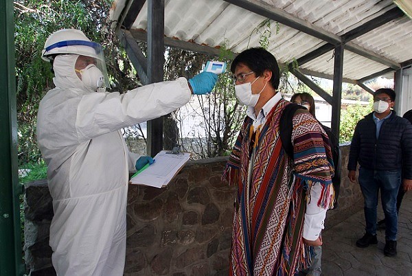 Control-de-temperatura-para-ingresar-a-sitios-arqueologicos-peru