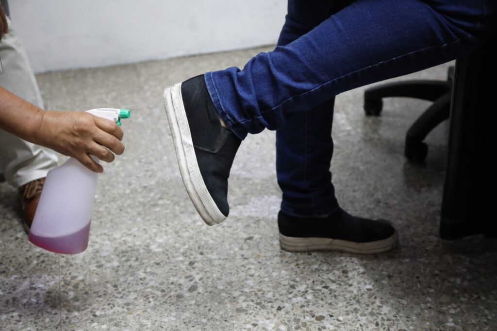 desinfección de zapatos